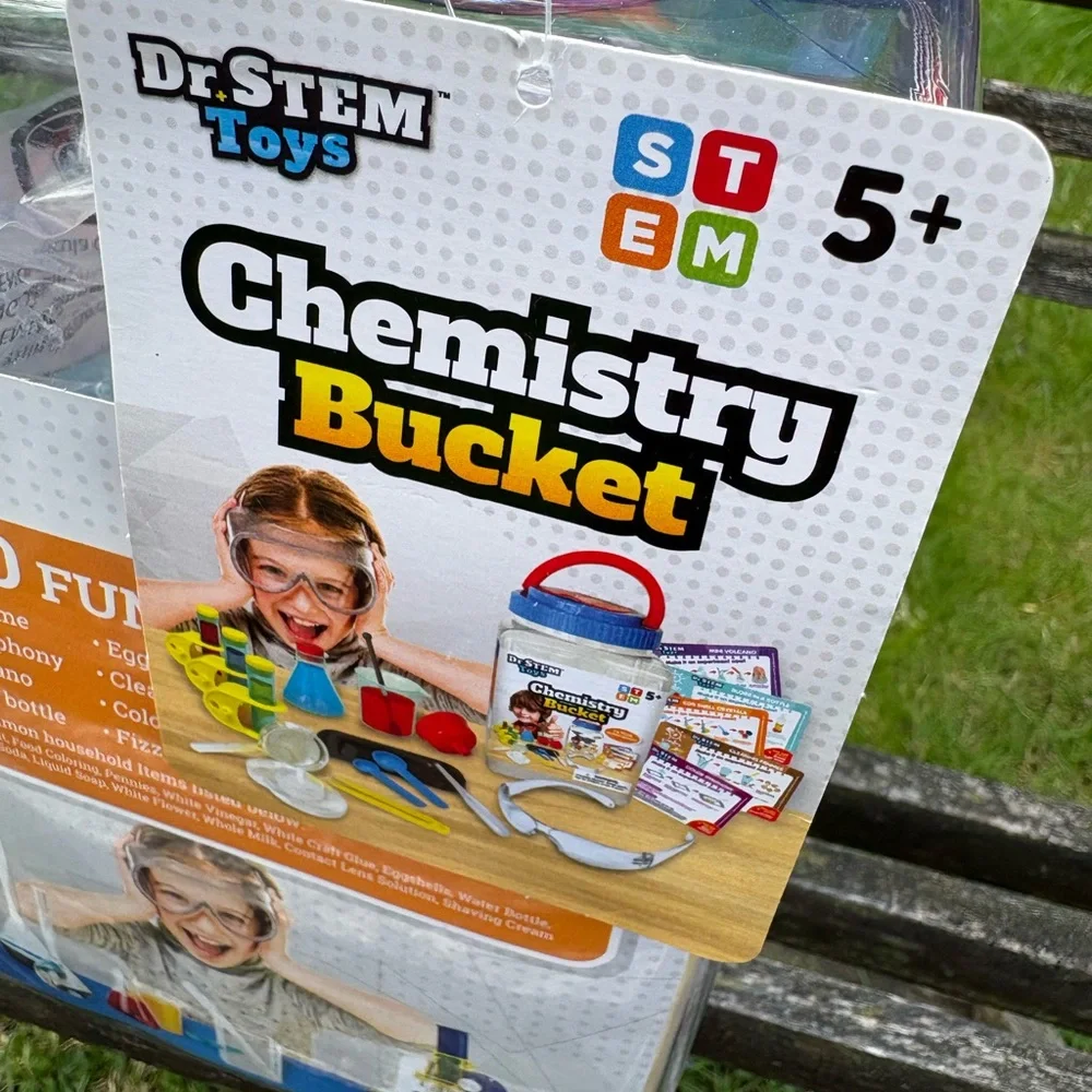 Dr. Stem Toys Chemistry Bucket NWT